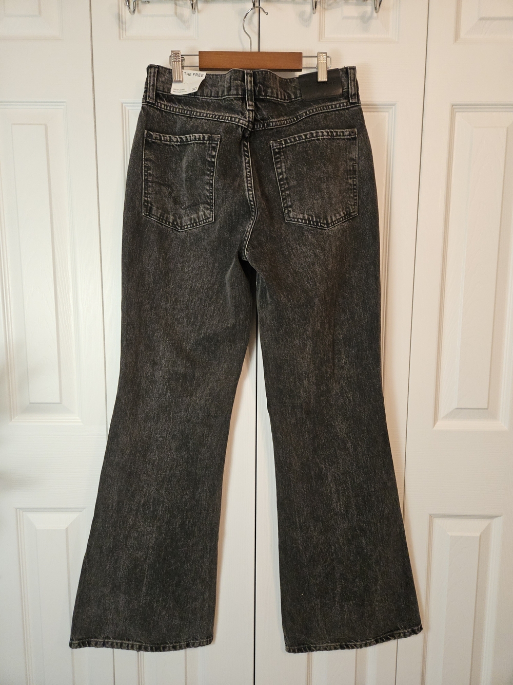 Free People We The Free West Coast Relaxed Flare Jeans Berry Black 30 NWT - Picture 5 of 9